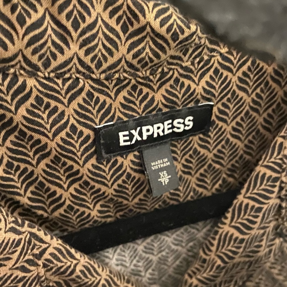 Button Down Mono print - Picture 3 of 3